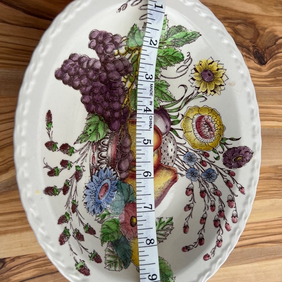 Vintage Vernon Kilns Hand Painted 9.5 x 7.25 inch serving bowls - single - Picture 4 of 5